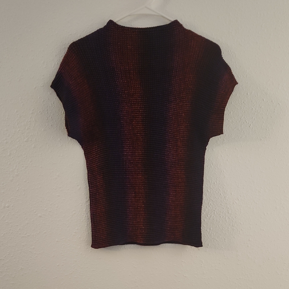 🪩 2/$15 // J. HARRIS: Mock Neck Red And Purple Top